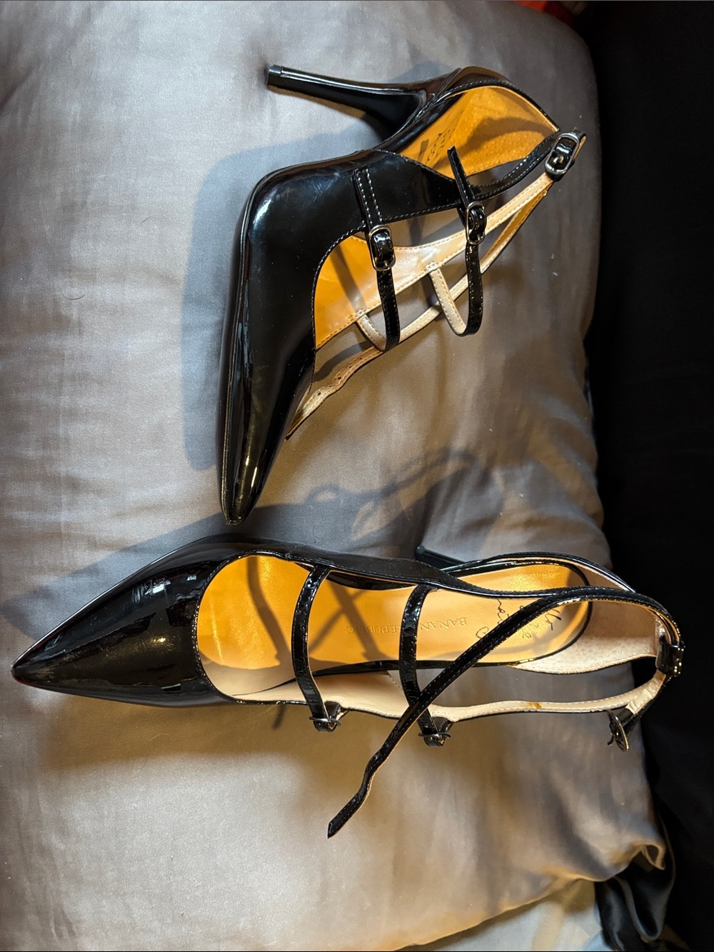 Banana Republic. Black Patent Leather Pointed Mary Jane Pumps - Women's. Size 9